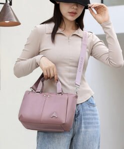 Nylon Portable Large Capacity Commuter Shoulder Bag